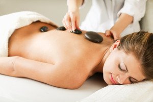 hot-stone-massage-suzanne-schaper