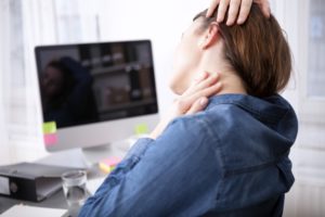 neck-pain-at-desk